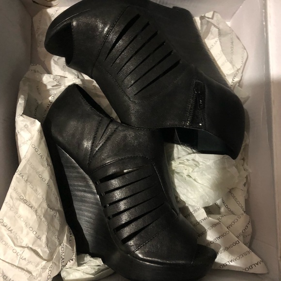 Aldo Booties - Picture 1 of 5